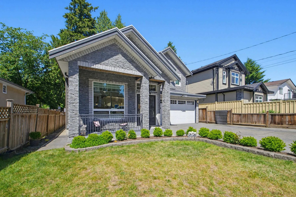 Living Room Photo of 11903 97 Avenue, Surrey, BC