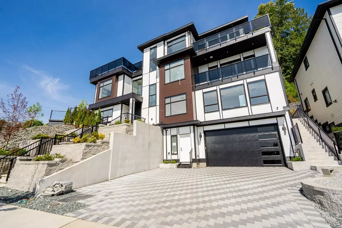 Family Room Photo of 2263 Monashee Court, Coquitlam, BC