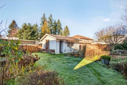 Garden / Landscaping Photo of 1347 Cornell Avenue, Coquitlam, BC