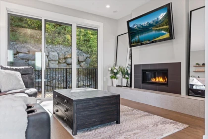 Entry Foyer Photo of 232 51075 Falls Court, Chilliwack, BC