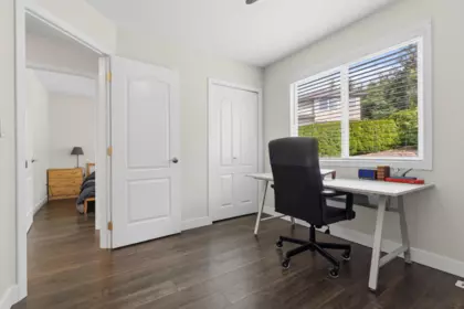 Hallway Photo of 9 46360 Valleyview Road, Chilliwack, BC