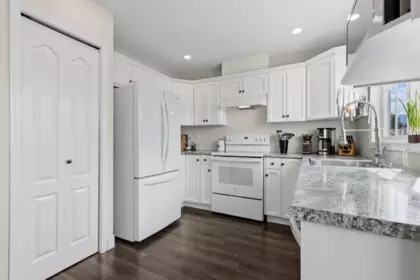 Kitchen Photo of 9 46360 Valleyview Road, Chilliwack, BC
