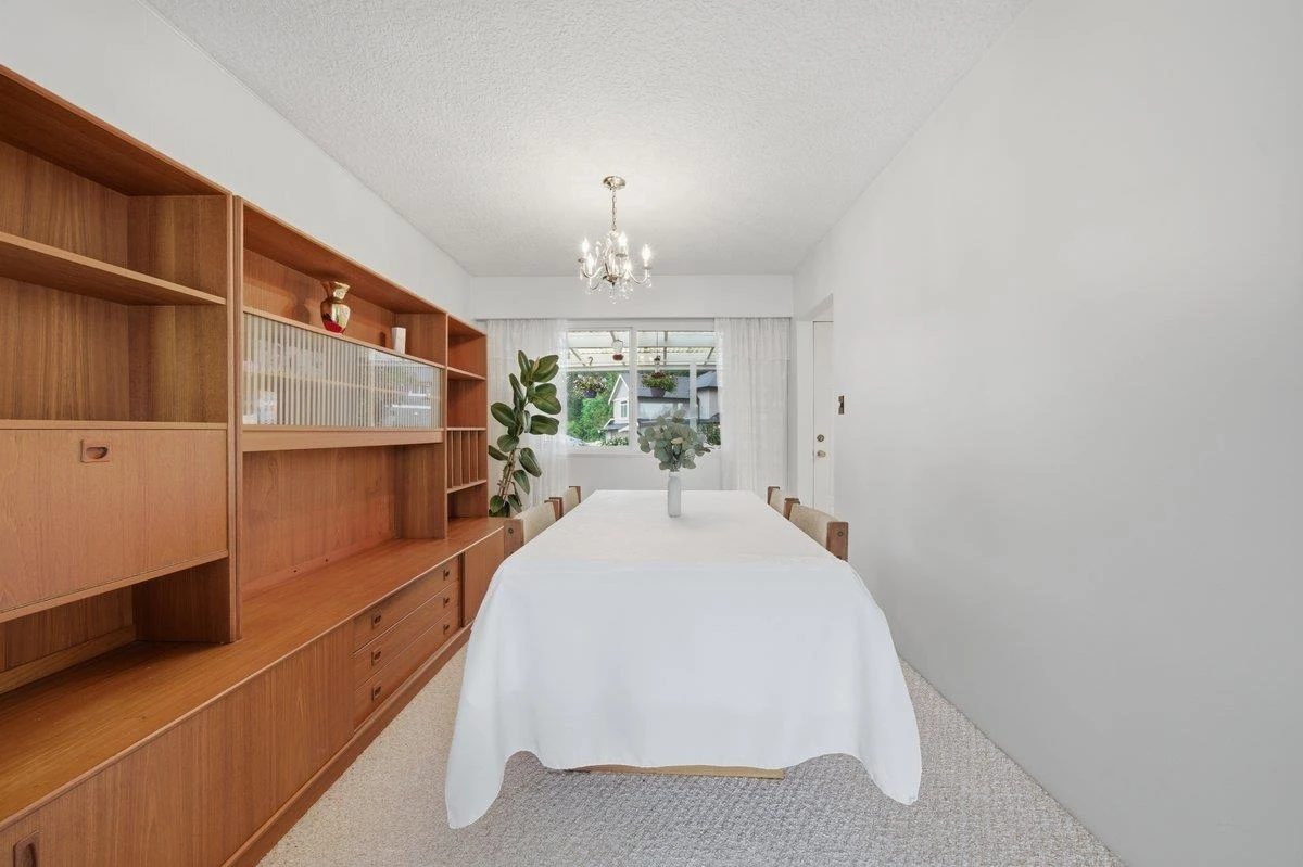 Dining Area Photo of 3963 Sefton Street, Port Coquitlam, BC