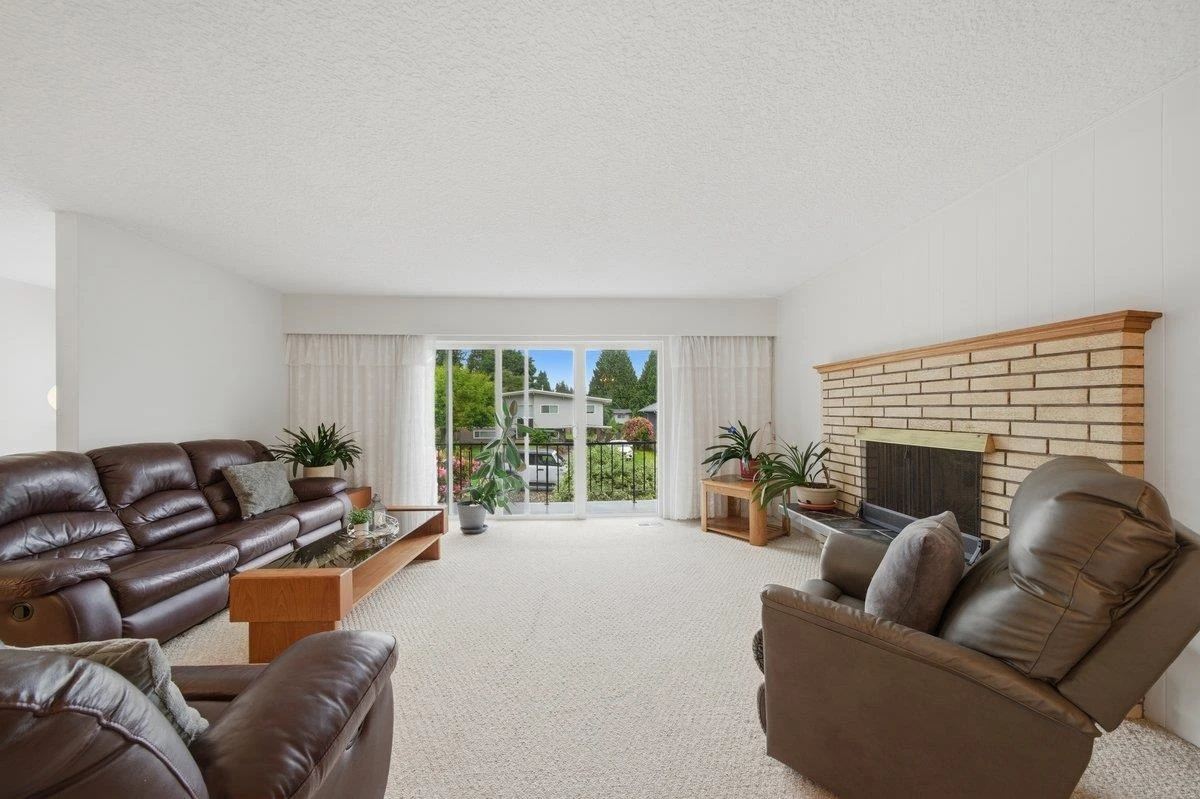 Living Room Photo of 3963 Sefton Street, Port Coquitlam, BC