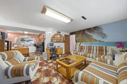 Basement Recreation Room Photo of 3963 Sefton Street, Port Coquitlam, BC