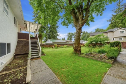 Garden / Landscaping Photo of 3963 Sefton Street, Port Coquitlam, BC