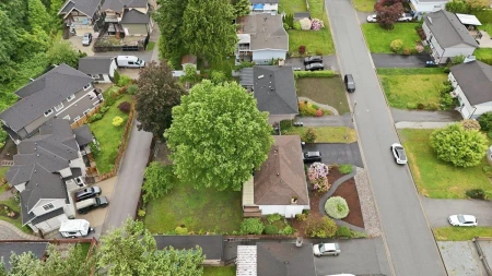 Hot Tub / Spa Photo of 3963 Sefton Street, Port Coquitlam, BC