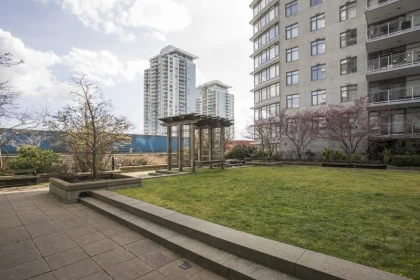 Backyard Photo of 1009 888 Carnarvon Street, New Westminster, BC