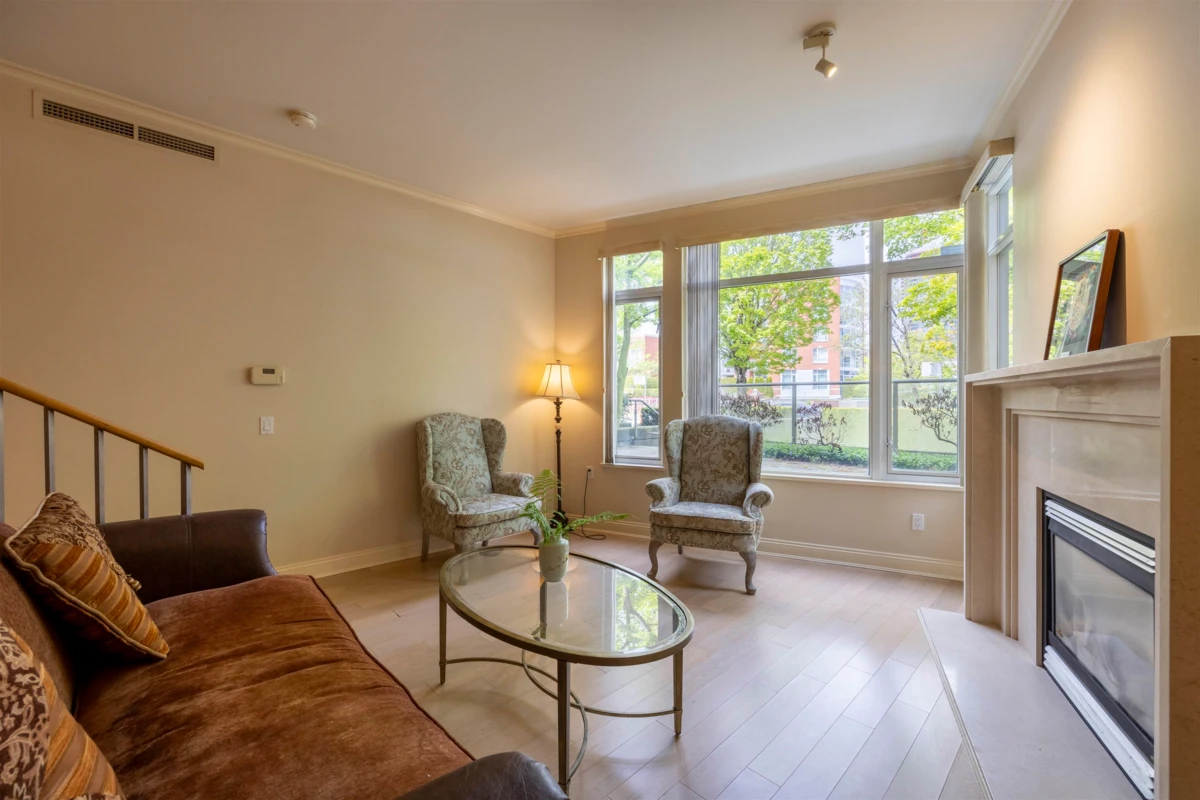 Dining Area Photo of 205 638 W 45th Avenue, Vancouver, BC