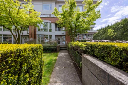 Front Yard Photo of 205 638 W 45th Avenue, Vancouver, BC