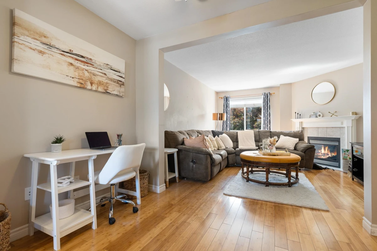 Living Room Photo of 3 46345 Princess Avenue, Chilliwack, BC