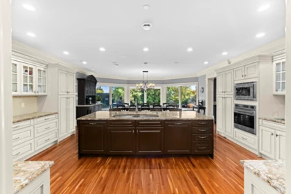 Kitchen Island Photo of 2980 Palmerston Avenue, West Vancouver, BC