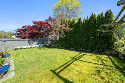 Front Yard Photo of 22905 113 Avenue, Maple Ridge, BC