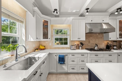 Kitchen Island Photo of 5982 243 Street, Langley, BC