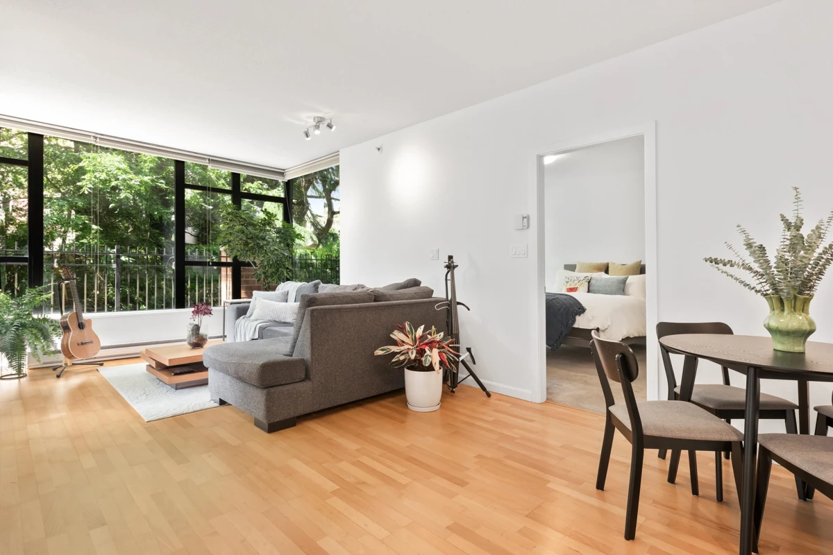Dining Area Photo of 201 15 E Royal Avenue, New Westminster, BC