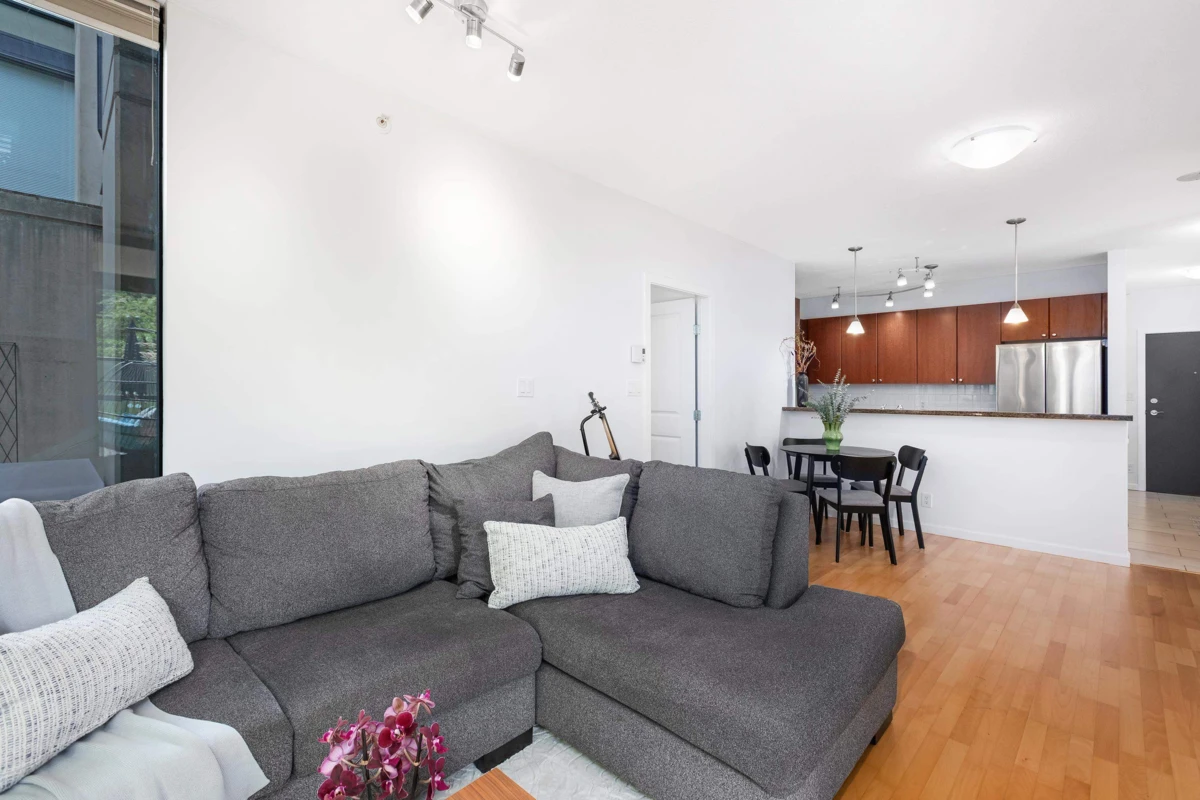 Family Room Photo of 201 15 E Royal Avenue, New Westminster, BC