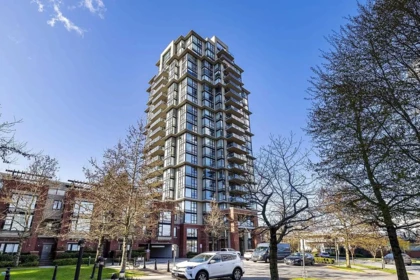 Hot Tub / Spa Photo of 201 15 E Royal Avenue, New Westminster, BC
