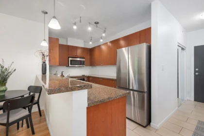 Kitchen Island Photo of 201 15 E Royal Avenue, New Westminster, BC
