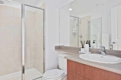Powder Room Photo of 201 15 E Royal Avenue, New Westminster, BC