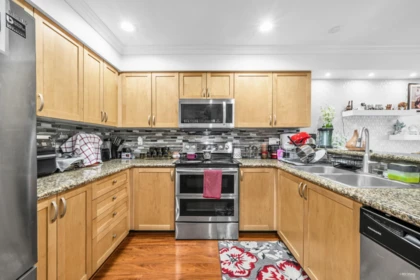 Kitchen Island Photo of 132 12040 68 Avenue, Surrey, BC
