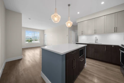 Kitchen Island Photo of 509 32838 Ventura Avenue, Abbotsford, BC