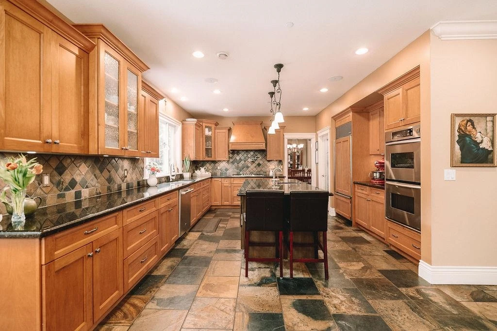 Family Room Photo of 30 Birch Wynd, Port Moody, BC