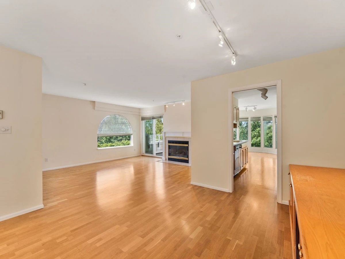Living Room Photo of 401 7620 Columbia Street, Vancouver, BC
