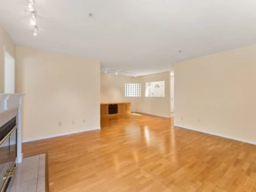 Kitchen Photo of 401 7620 Columbia Street, Vancouver, BC