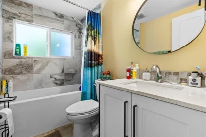 Guest Bathroom Photo of 27 15550 89 Avenue, Surrey, BC