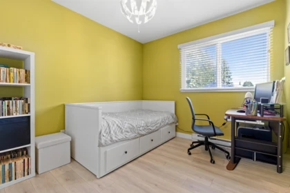 Hallway Photo of 27 15550 89 Avenue, Surrey, BC
