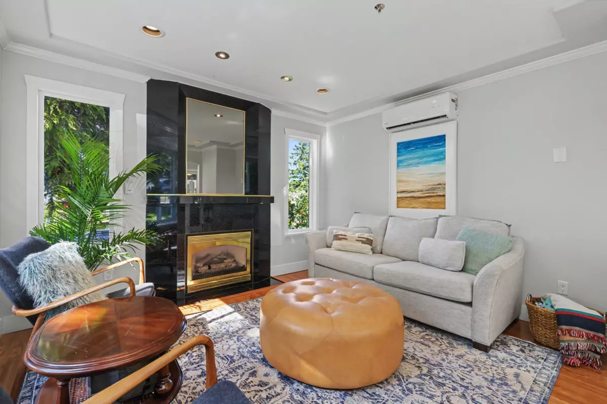 Living Room Photo of 588 N Kaslo Street, Vancouver, BC
