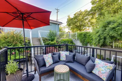 Front Yard Photo of 588 N Kaslo Street, Vancouver, BC