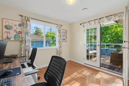 Hallway Photo of 588 N Kaslo Street, Vancouver, BC