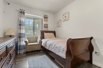 Entry Foyer Photo of 3222 Comox Court, Abbotsford, BC