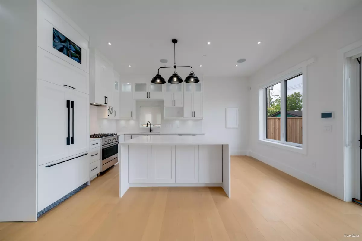 Dining Area Photo of 2 4463 Walden Street, Vancouver, BC