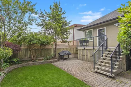 Front Yard Photo of 4072 Ontario Street, Vancouver, BC
