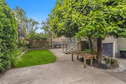 Garden / Landscaping Photo of 4072 Ontario Street, Vancouver, BC