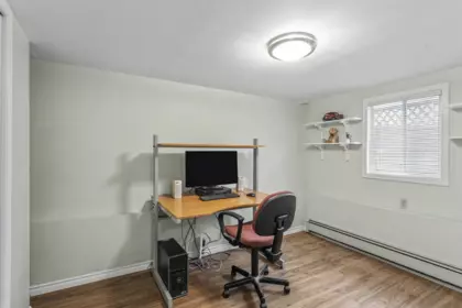 Hallway Photo of 4072 Ontario Street, Vancouver, BC