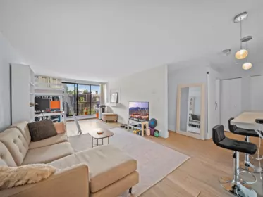 210 141 W 13th Street, North Vancouver, BC, North Vancouver — Apartment/Condo for sale