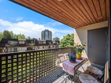 Mudroom Photo of 210 141 W 13th Street, North Vancouver, BC