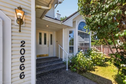 20666 90a Avenue, Langley, BC, Langley — Single Family Residence for sale