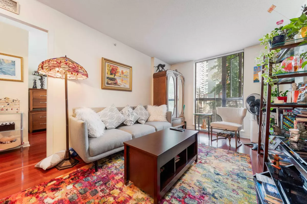 Living Room Photo of 304 1295 Richards Street, Vancouver, BC