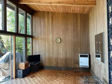 Entry Foyer Photo of DL 6593 Carlsen Islet Island, Nelson Island, BC