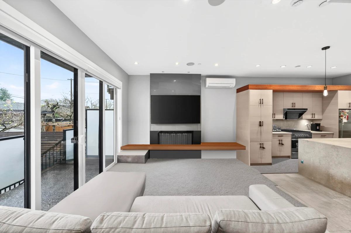 Family Room Photo of 969 W 18th Avenue, Vancouver, BC