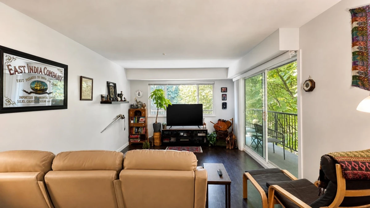 Family Room Photo of 207 357 E 2nd Street, North Vancouver, BC
