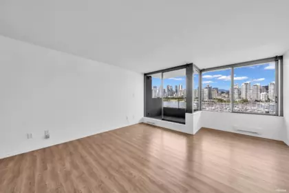524 666 Leg In Boot Square, Vancouver, BC, Vancouver — Apartment/Condo for sale