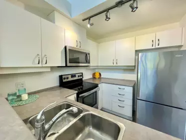 Primary Bathroom Photo of 434 10838 City Parkway, Surrey, BC