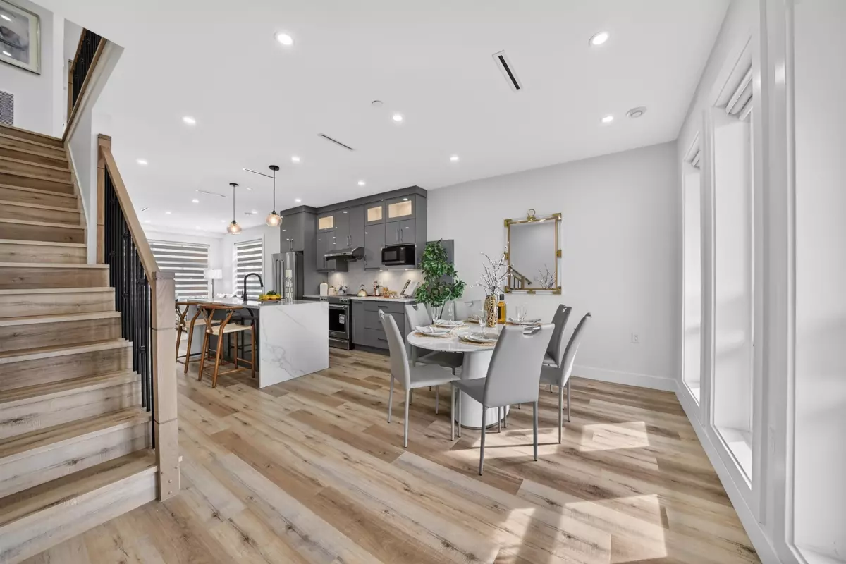 Family Room Photo of 516 W 60th Avenue, Vancouver, BC