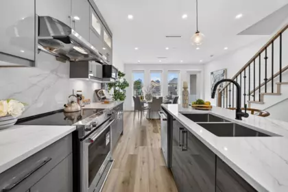 Kitchen Island Photo of 516 W 60th Avenue, Vancouver, BC