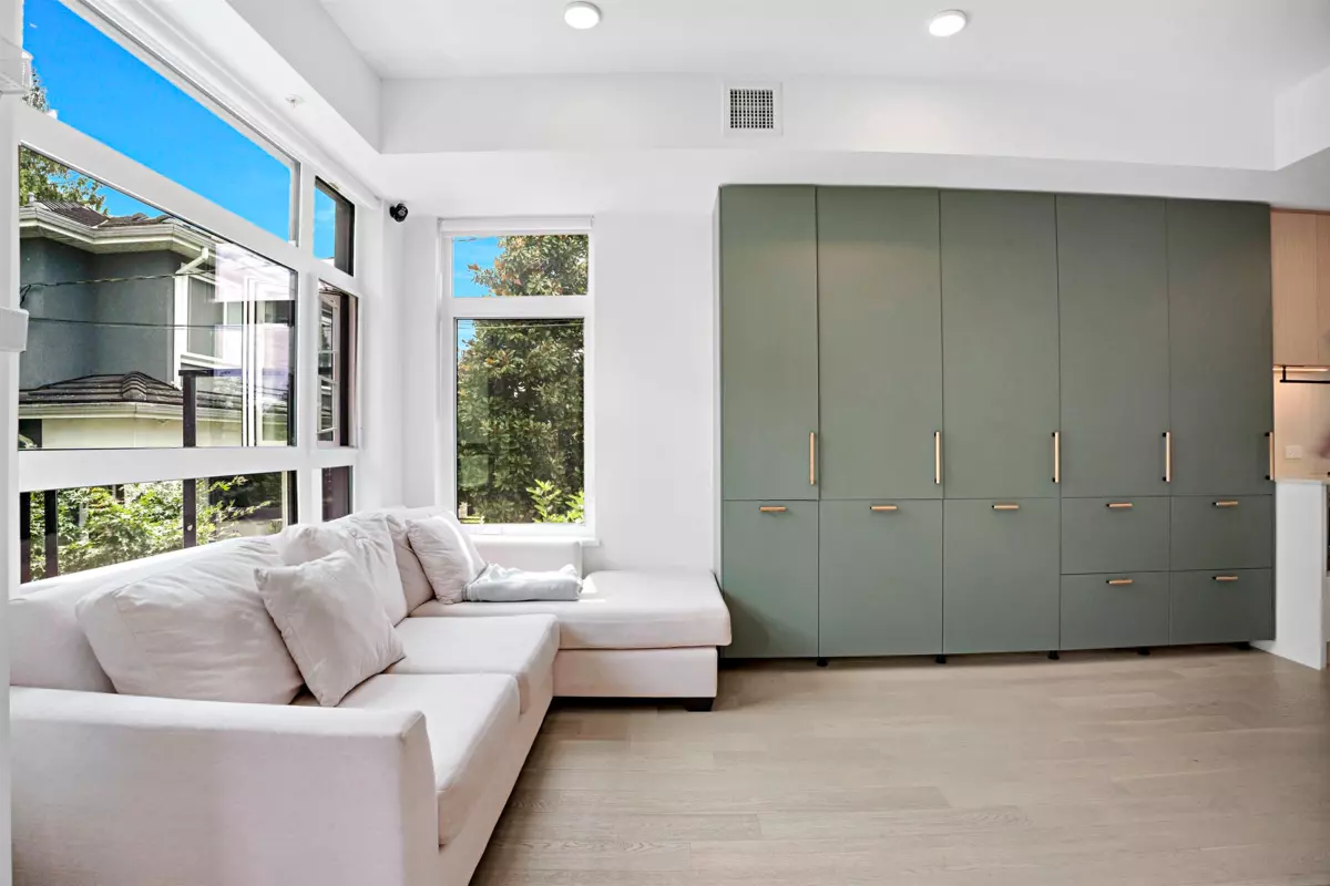 Family Room Photo of 231 1012 W 47th Avenue, Vancouver, BC